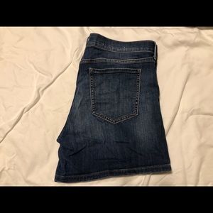 Banana Republic Shorts size 32